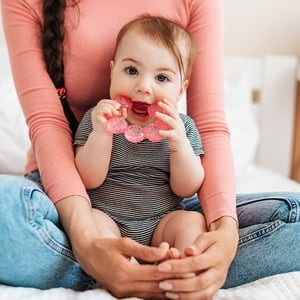 teething todler